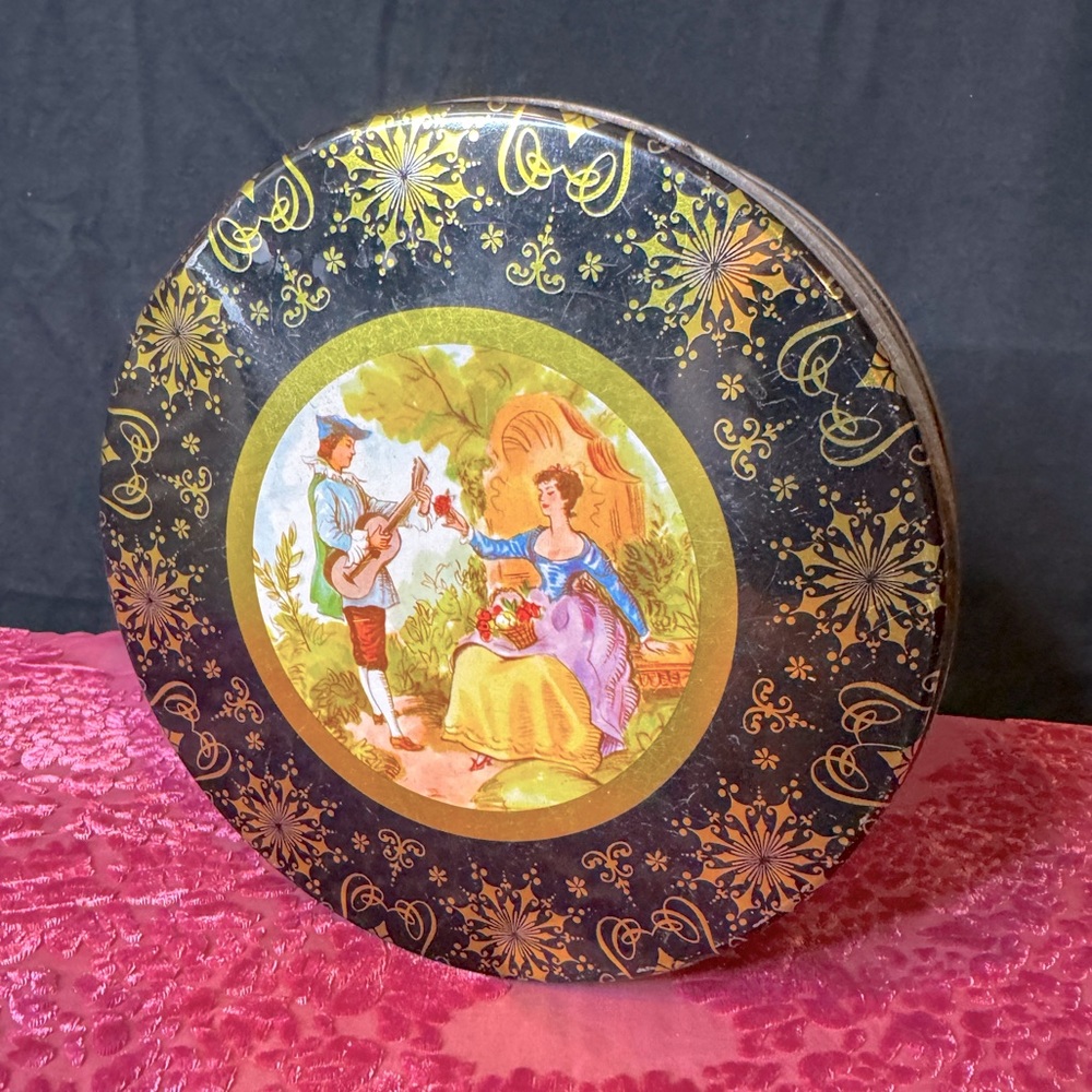 Round Vintage Tin 1950's